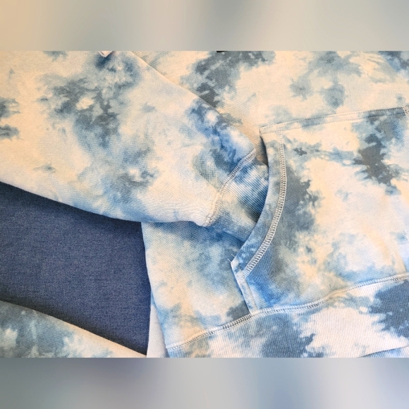 Lucky Matching Blue Tie-Dye Lounge Set, Top & Bottom XS - Picture 7 of 11